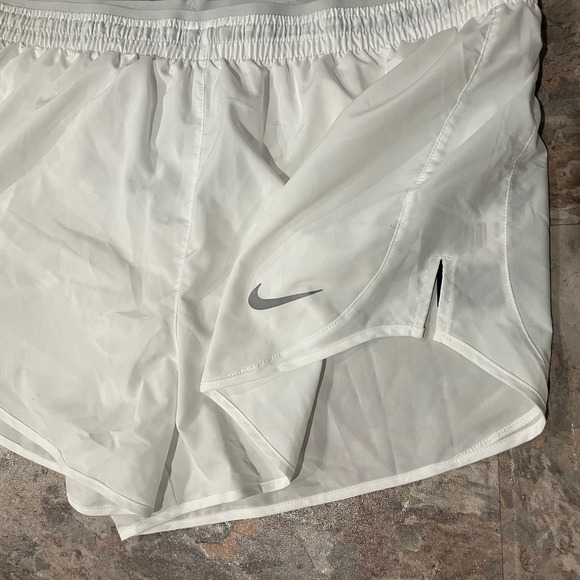 NWT- Nike Dri-Fit Running Shorts Flex Fabric White Women Size XXL - Picture 2 of 5